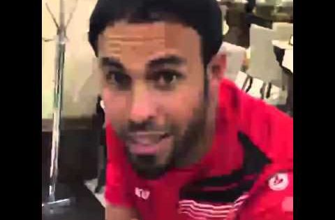 يونس محمود مع اللاعبين قبل العشاء
