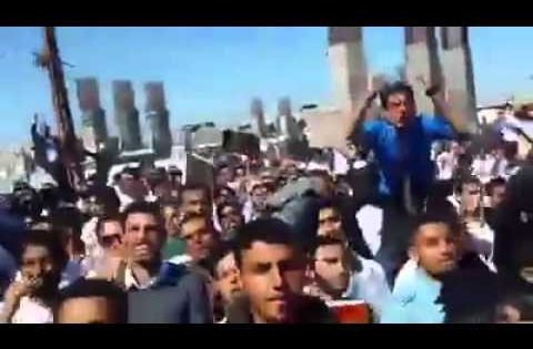 لحظة الافراج عن الاستاذ في جامعة المثنى