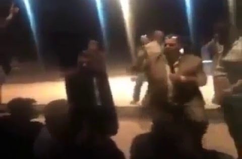 طرد شروق العبايجي وحيدر المولى في إفتتاح مسرح الرشيد