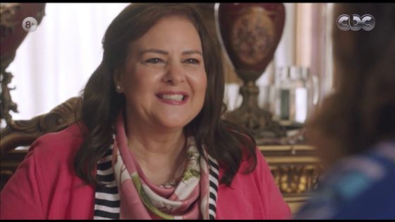 فلانتينو قاعد مع مراتاته الاتنين ومافيش واحدة فيهم حست إنه بيخونها | فلانتينو