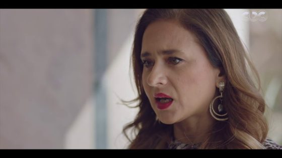 بـ 100 وش | “انتي هتنصبي عليا أنا كمان؟!”.. حمادة اتخانق مع سكر عشان خبت عليه خطوبة أختها