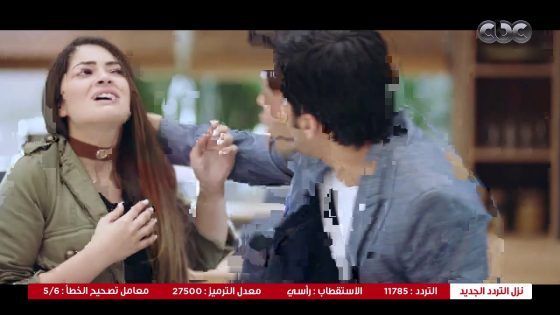 في بيتنا روبوت | هاتموت من الضحك على سارة ويوسف وهم بيشكوا في بعض