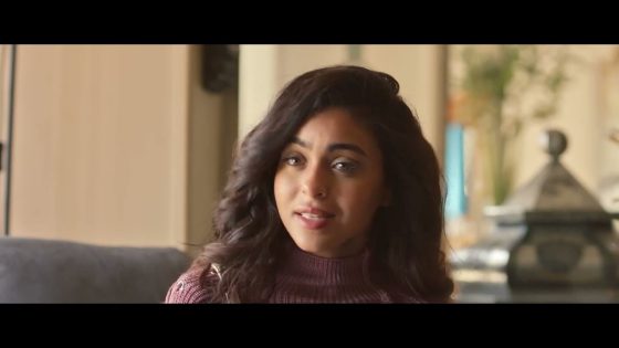 شوف رد فعل حمزة لما الخديوي أتكلم عن موضوع الخاين اللي مابينهم #اللي_مالوش_كبير