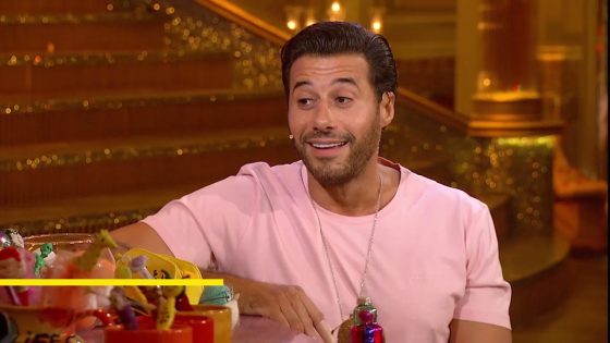 كارو حبت تزنق أحمد السعدني في مسألة حسابية صعبة.. بس هو أثبت إنه كان شاطر في تجارة #أبلة_فاهيتا