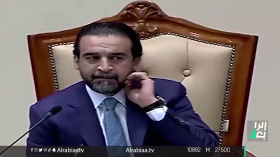 أحد النواب المعترضين على قانون الانتخابات يحاول قلب منصة اللجنة القانونية والحلبوسي يتدخل