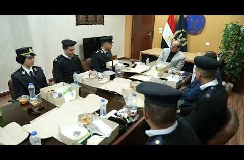 ضابط شرطة لـ الرئيس السيسي: بلدنا لها حق علينا وهنحافظ على الأمن والأمان