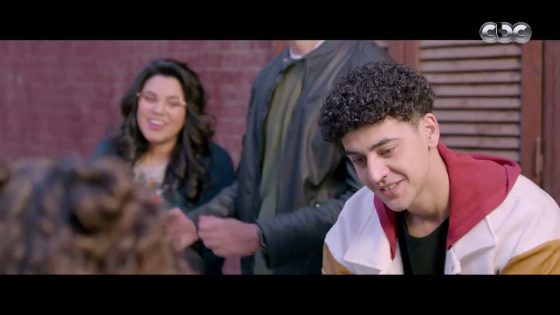 تيتا سوسو شكلها هتتعب سميحة وأولادها على ما تقولهم مكان الورق اللي هما عايزينه.. هاتموتوا من الضحك