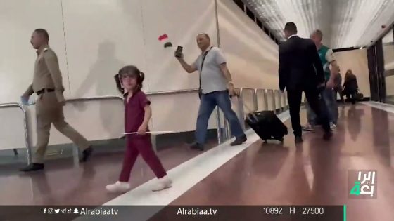 (الرابعة) تواكب وصول الجالية العراقية إلى مطار بغداد الدولي بعد إجلائها من السودان#الرابعةtv