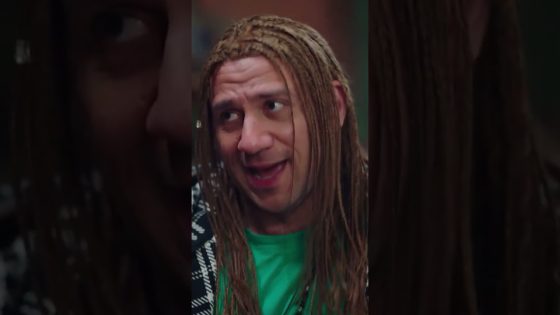 ده الإنسان اللي ربنا كرمه.. جوني مصدوم من شكل هجرس بسبب التيك توك #الكبير_أوي_ج7 #shorts