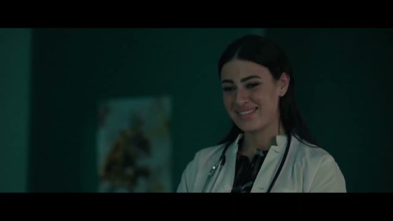 نور قدر يكسب ثقة الطفلة اللي سابها الإرهابي وراه..بس آمنة كان عندها أسئلة كتير #الكتيبة_101