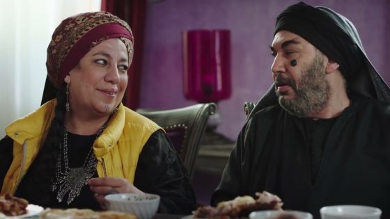 أخيرًا الكبير لقى حفني الديب اللي بيدور عليه قاعد في بيته على السفرة #الكبير_أوي_ج7