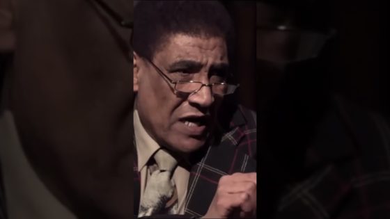 ده قطر بضاعة مش اسم😂 #مسيو_رمضان_مبروك_أبو_العلمين #shorts