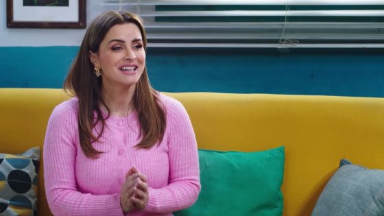 باب النجار لما يكون مخلع.. دكتورة العلاقات الزوجية طلع عندها مشاكل زوجية😂#الكبير_أوي_ج7