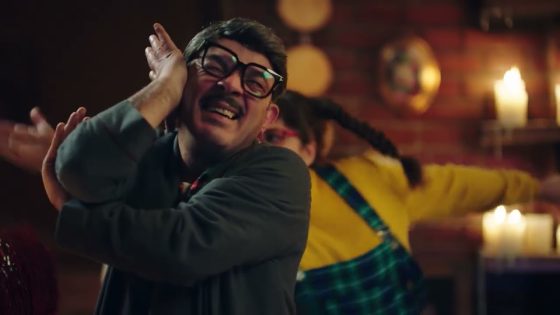 مربوحة بتلعب صلح مع فخري الفسفس.. ومخها لحس🤣 #الكبير_أوي_ج7