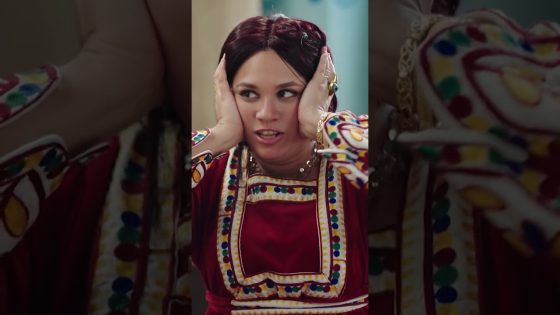 العروسة بتحتاج لحاجتين الأمير والهيلتي.. نصايح مربوحة لنضارة البشرة😂 #الكبير_أوي_ج7 #shorts