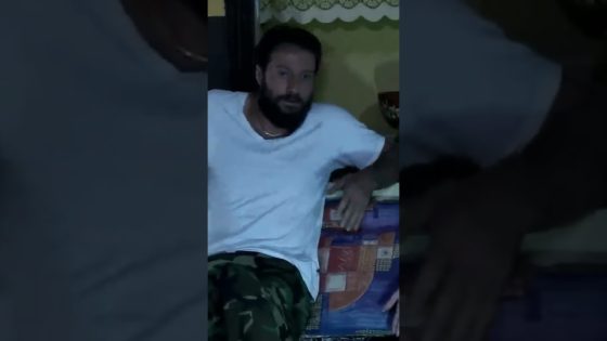 حتى ما يتقاعد على بكير مصغر عمره بالهوية 😂 #عناية_مشددة #عباس_النوري #قبنض #اكسبلور