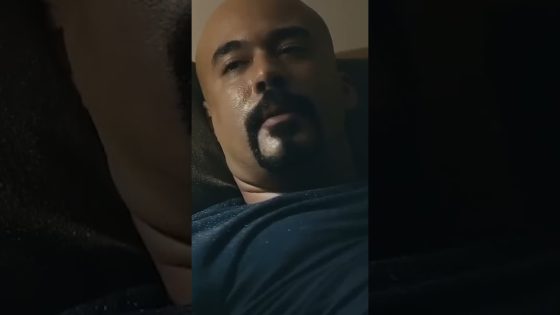 عاكف مش بيفكر غير في حاجة واحدة حتى وهو مصاب وبينزف😡 #shorts #كلبش2