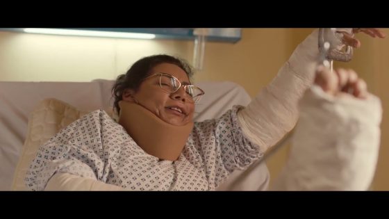 غزل راحت تزور مفاتن في المستشفى بعد ما خدت علقة الموت مكانها #اللي_مالوش_كبير