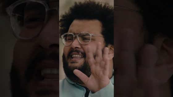 ركز وحسس عليها😂 صاحبك اللي لسانه مسوحه دايما😂 #مكتوب_عليا #shorts