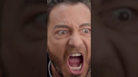 فتحي الجاحد ضرب عم جلال بالقلم😔#البرنس #Shorts