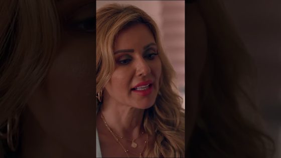 داليدا مرعوبة من اللي بيعمله إياد معاها 😳 شوف حصل إيه 😔#ونحب_تاني_ليه#shorts