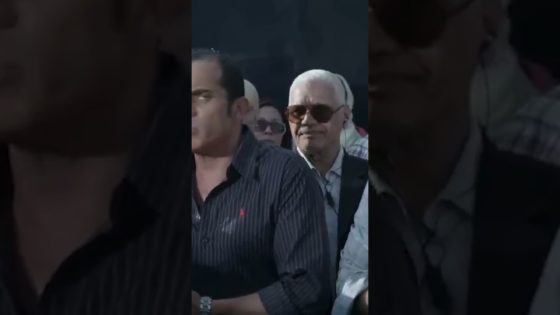 يموت الزمار وأيده بتلعب 😂#العراف #shorts