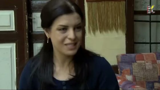 جن جنانه ليه شاف الشباب لاحقينها بالحارة 😨- صراع المال