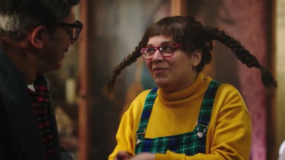 ‏رايحة أجيب توت😂.. مربوحة بتحاول تخلع من المجنون🔥 #الكبير_أوي_ج7