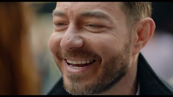 فتحي هان الراجل الكبير وضربه بالقلم وسط الحارة😔ونورا بتعاتب أمها على اللي عملته بسببها#البرنس