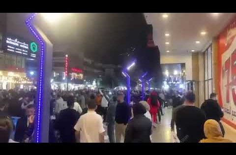 احتفالات العراقيين في بغداد بعد الفوز على الإمارات